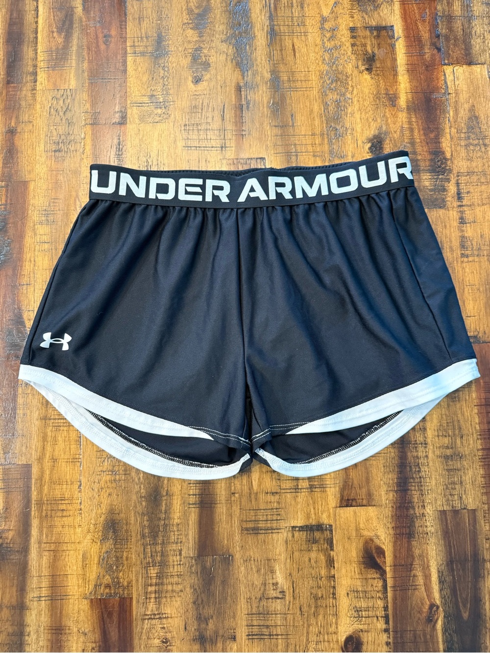 Black & White Under Armour Youth LG Loose fit athletic shorts. athleisure sporty